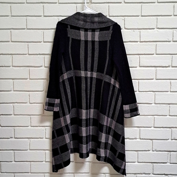 Venus Black/Gray Plaid Long Open Front Cardigan. Size XS (See Measurements) - Picture 6 of 8